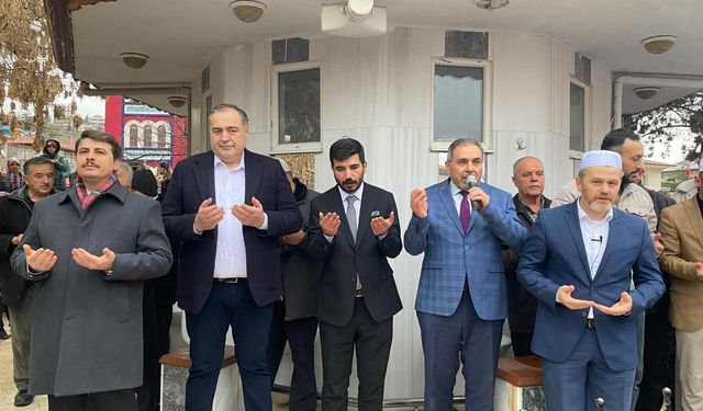 Nallıhan'dan 65 kişi umre ibadeti için kutsal topraklara uğurlandı