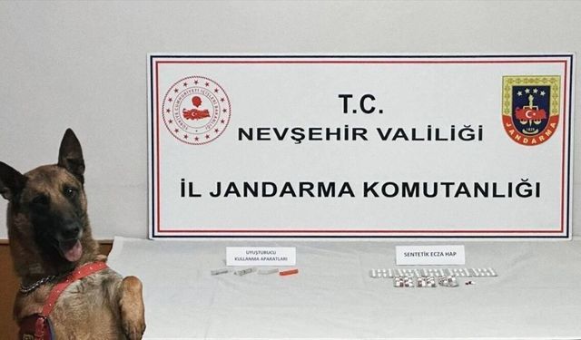 Nevşehir'de iki otomobilde sentetik uyuşturucu hap ele geçirildi