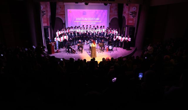 Nevşehir'de meslek lisesi öğrencileri Anadolu türkülerini seslendirdi