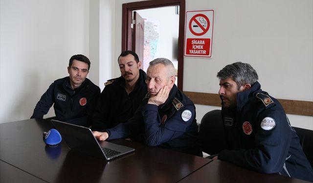 Niğde Belediyesi İtfaiye Müdürlüğü personeli, AA'nın 'Yılın Kareleri' oylamasına katıldı