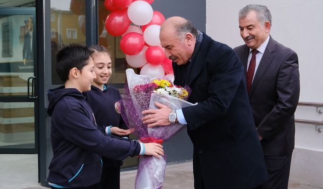 Samsun ve çevre illerde öğrenciler karnelerini aldı