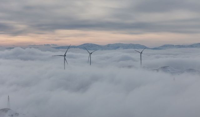 Sertavul Geçidi'ndeki kar ve sis havadan görüntülendi
