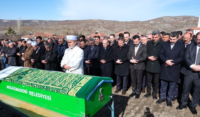 TBMM Başkanvekili Bozdağ, Yozgat'ta kayınvalidesi Yeter Dinç'in cenaze törenine katıldı