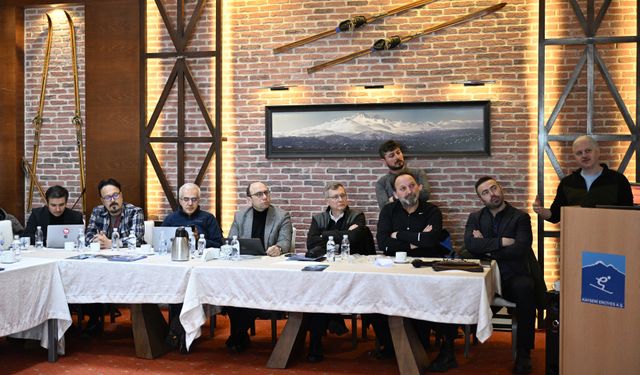 Türk Omuz Dirsek Cerrahisi Derneği üyeleri Erciyes'teki seminerde bir araya geldi