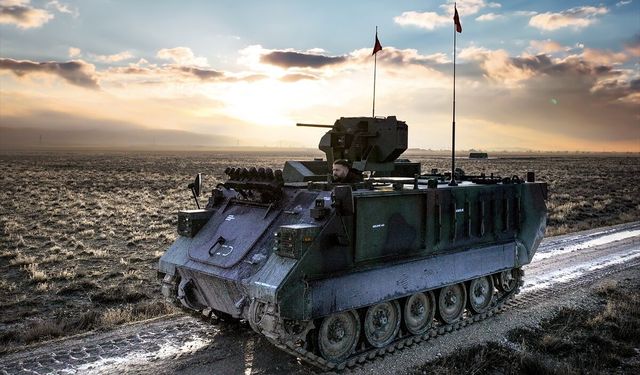 Türkiye'nin ilk elektrikli zırhlı personel taşıyıcısı E-ZPT görücüye çıktı