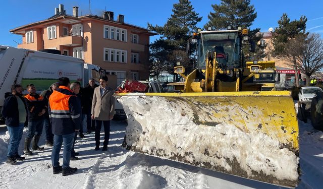 Ulaş Kaymakamı Eskimez, karla mücadele ekiplerini denetledi