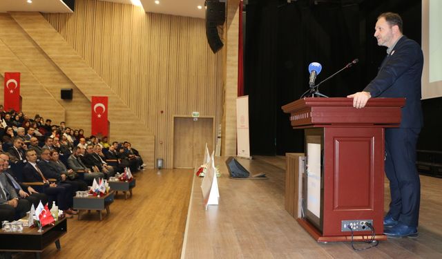 Yeşilay Genel Başkanı Dinç, Eskişehir'de Rehber Öğretmenler Zirvesi'nde konuştu: