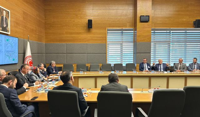 AK Parti'li Gürcan, OEDAŞ Genel Müdürü Celepci ve beraberindeki heyetle toplantı yaptı