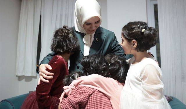 Bakan Göktaş, şehit aileleri ve devlet himayesindeki çocukları ziyaret etti