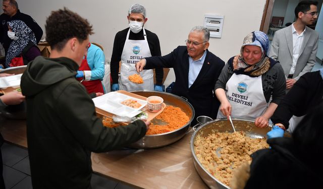 Başkan Büyükkılıç, Develi'de iftar programına katıldı