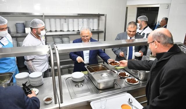 Başkan Büyükkılıç, KASKİ personeliyle bir araya geldi