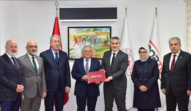 Başkan Büyükkılıç, kentin spor altyapısını güçlendirecek protokolü imzaladı