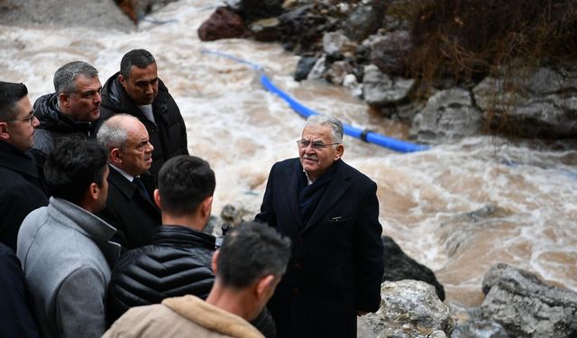 Başkan Büyükkılıç, Yahyalı'da sel ve heyelandan etkilenen bölgeleri inceledi