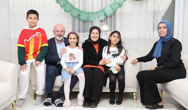 Başkan Çolakbayrakdar, iftarda Özsoy ailesinin konuğu oldu