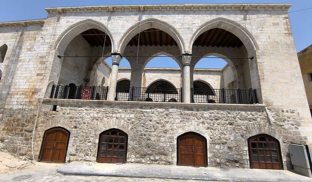 Berat Kandili'nde, restore edilen üç vakıf eseri cami cemaatle buluştu