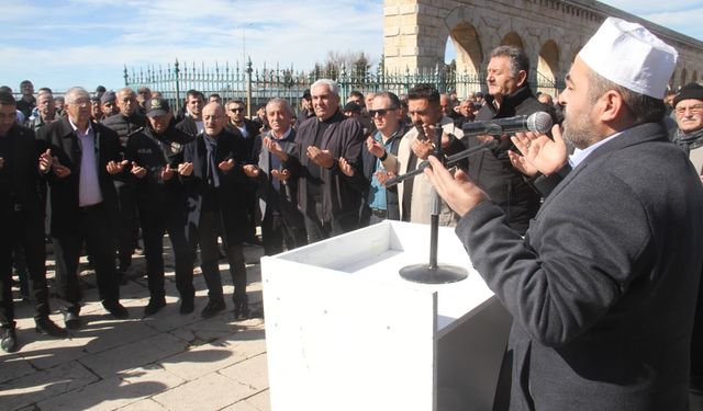 Beyşehir Gölü kıyısında şükür duası yapıldı