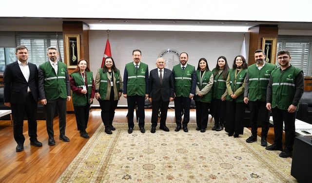 Büyükkılıç, Yeşilay Kayseri Şubesinin yeni yönetimini ağırladı