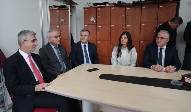 Çubuk'ta ilk ders 'Bayrak Sevgisi' temasıyla başladı