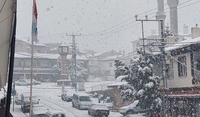 Derbent'te kar yağışı etkili oldu