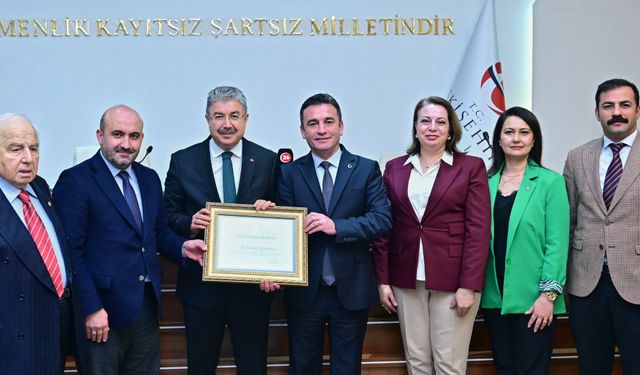 Eskişehir Valisi Yılmaz'a Sivrihisar'da fahri hemşehrilik beratı verildi