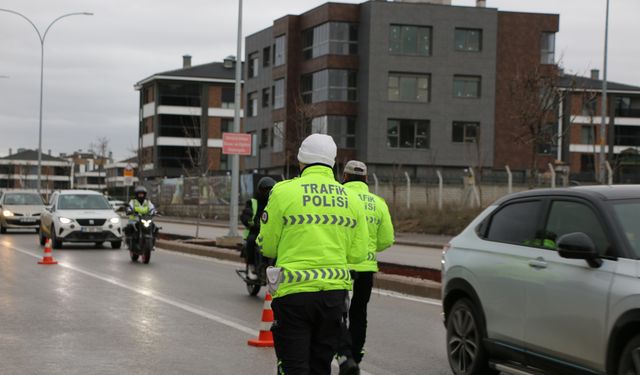 Eskişehir'de 1388 öğrenci servis aracı denetlendi