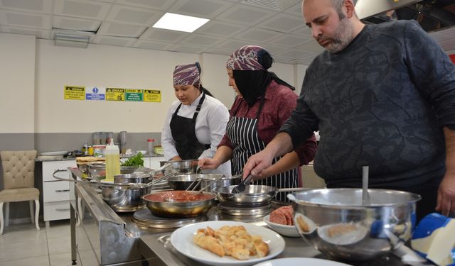 Eskişehir'de yöresel yemekler öğrencilerle buluşturuldu
