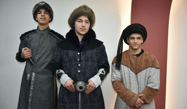 Geleceğin esnafı tiyatro oyunuyla Ahiliği anlatıyor