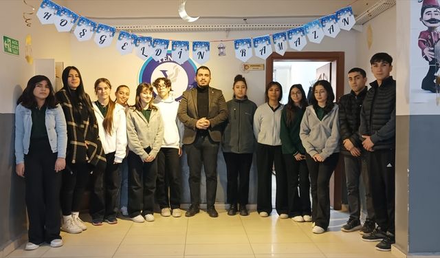 Gemerek'te öğrencilerden ihtiyaç sahibi ailelere gıda yardımı