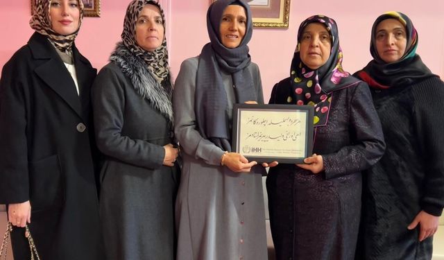 İHH İnsani Yardım Derneği Sivas Şubesi Kadın Kollarından bağışçılara ziyaret