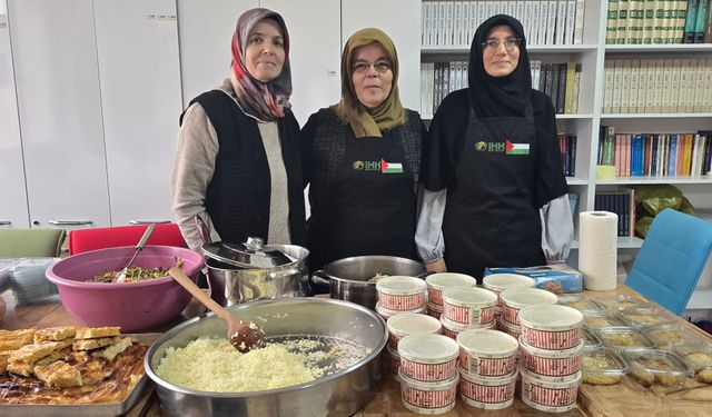 İHH Sivas Şubesince yetim ve ihtiyaç sahibi çocuklar için yemek programı düzenledi