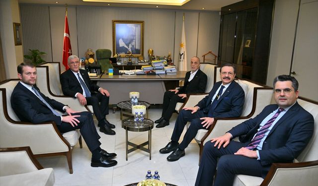 İYİ Parti Genel Başkanı Dervişoğlu, TÜRK-İŞ Başkanı Atalay ve TOBB Başkanı Hisarcıklıoğlu ile görüştü