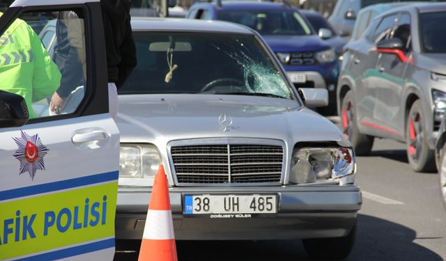 Kayseri'de otomobilin çarptığı çocuk ağır yaralandı