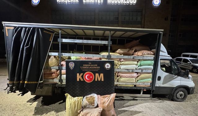 Kırşehir'de kamyonette 3,1 ton kıyılmış tütün ele geçirildi
