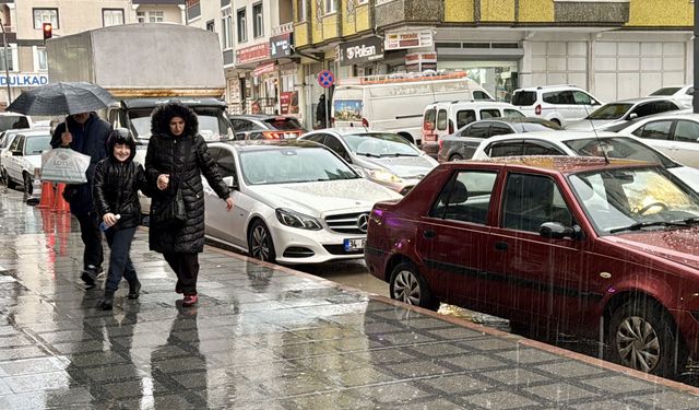 Kırşehir'de sağanak ve dolu etkili oldu