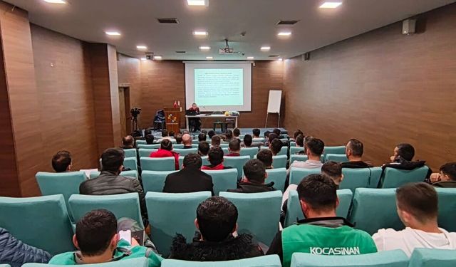 Kocasinan Belediyesi personeline yönelik 'Dış Mekan Süs Bitkileri Yetiştiriciliği' kursu başlatıldı