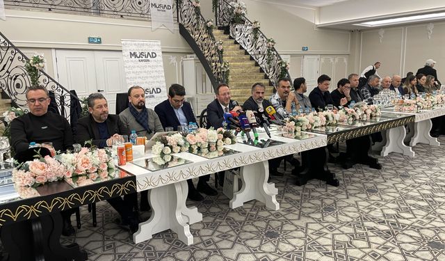 MÜSİAD Kayseri Şubesi üyeleri, iftarda gazetecilerle buluştu