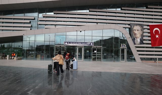 Nevşehir Kapadokya Havalimanı yeni terminal binası ilk yolcularını ağırladı