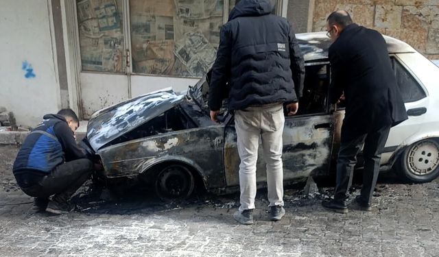 Nevşehir'de park halindeki otomobil yandı