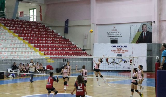 Okul Sporları Voleybol Yıldızlar yarı final müsabakaları Yozgat'ta başladı