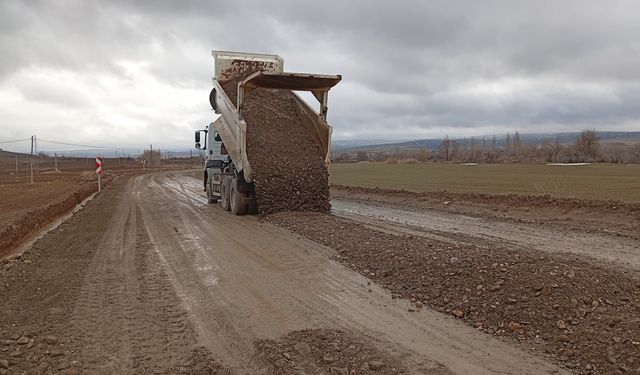 Sivas'ın Gemerek ilçesinde yol düzenleme çalışması başlatıldı