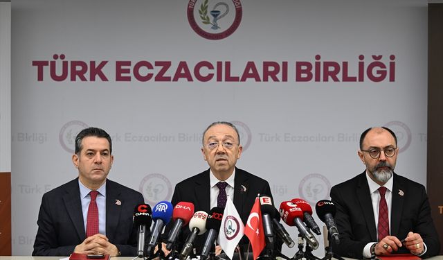 Türk Eczacıları Birliği Başkanı Demirci'den 'eczanelerde aşılama' önerisi: