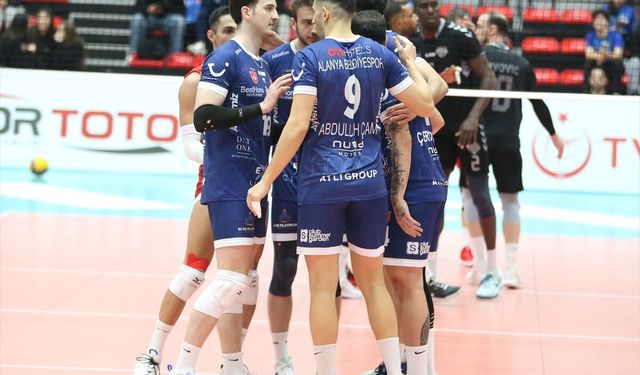 Voleybol: SMS Grup Efeler Ligi