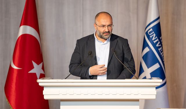 Yazar Taha Kılınç Haliç Üniversitesi'nde öğrencilerle buluştu