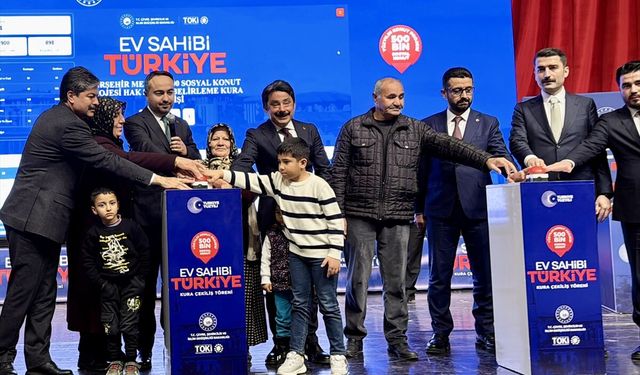 'Yüzyılın Konut Projesi' kapsamında Kırşehir'de yapılacak konutların kurası çekildi