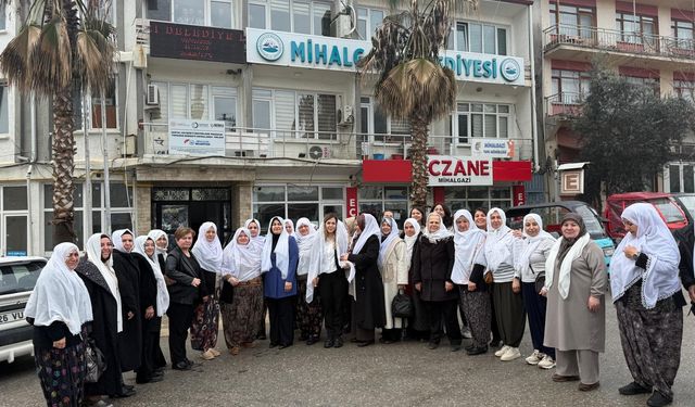 AK Parti Kadın Kolları’ndan Mihalgazi Belediye Başkanı’na Destek