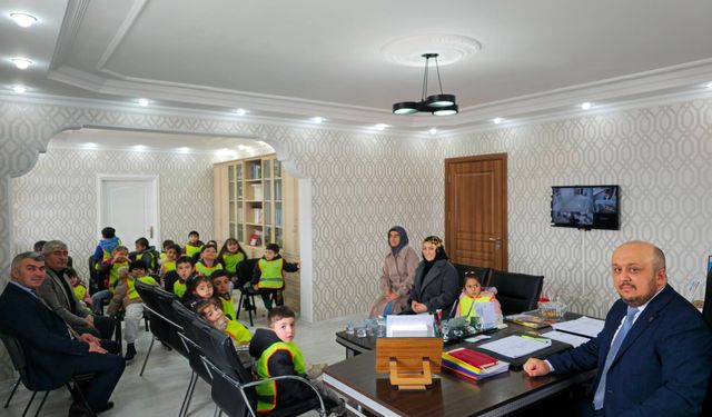 Ulaş'ta öğrenciler harçlıklarını Filistin'e bağışladı