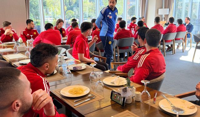 AK Parti Milletvekili Hatipoğlu, Eskişehirspor’u maç öncesi ziyaret etti