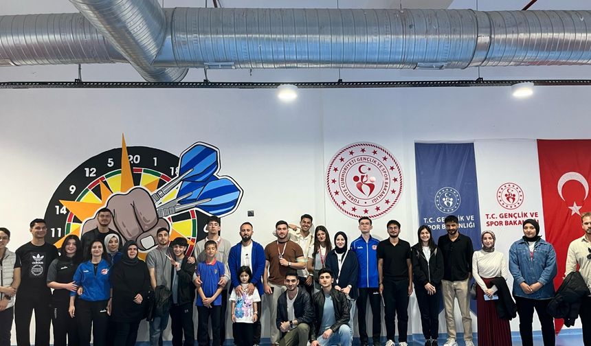 Karaman'da Yeşilay Şubesi dart turnuvası düzenledi