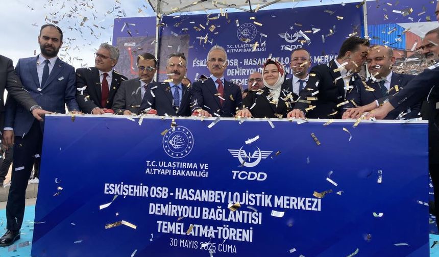 Bakan Uraloğlu, demir yolu bağlantısının temel atma töreninde konuştu