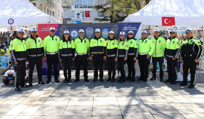 Eskişehir'de Karayolu Trafik Güvenliği Günü ve Trafik Haftası etkinliği gerçekleştirildi